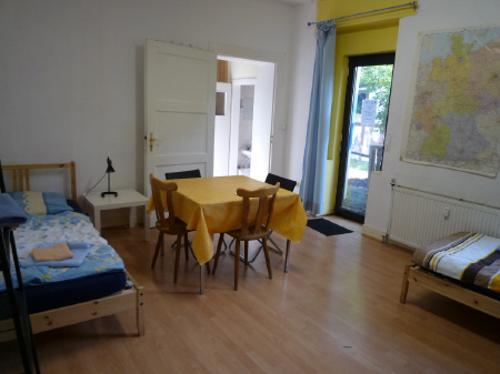*** Zimmer am Standort Moerser Straße 326 ***
